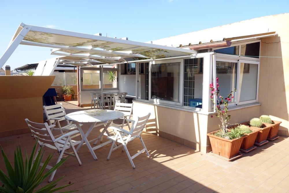 شقة Terrazza Con Vista نيتّونو المظهر الخارجي الصورة